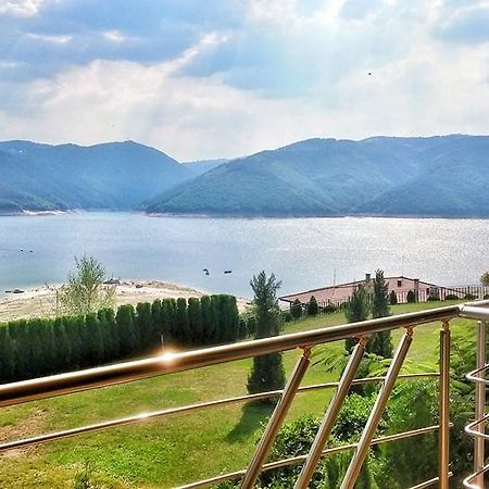 Villa Irina Kŭrdzhali Exteriör bild