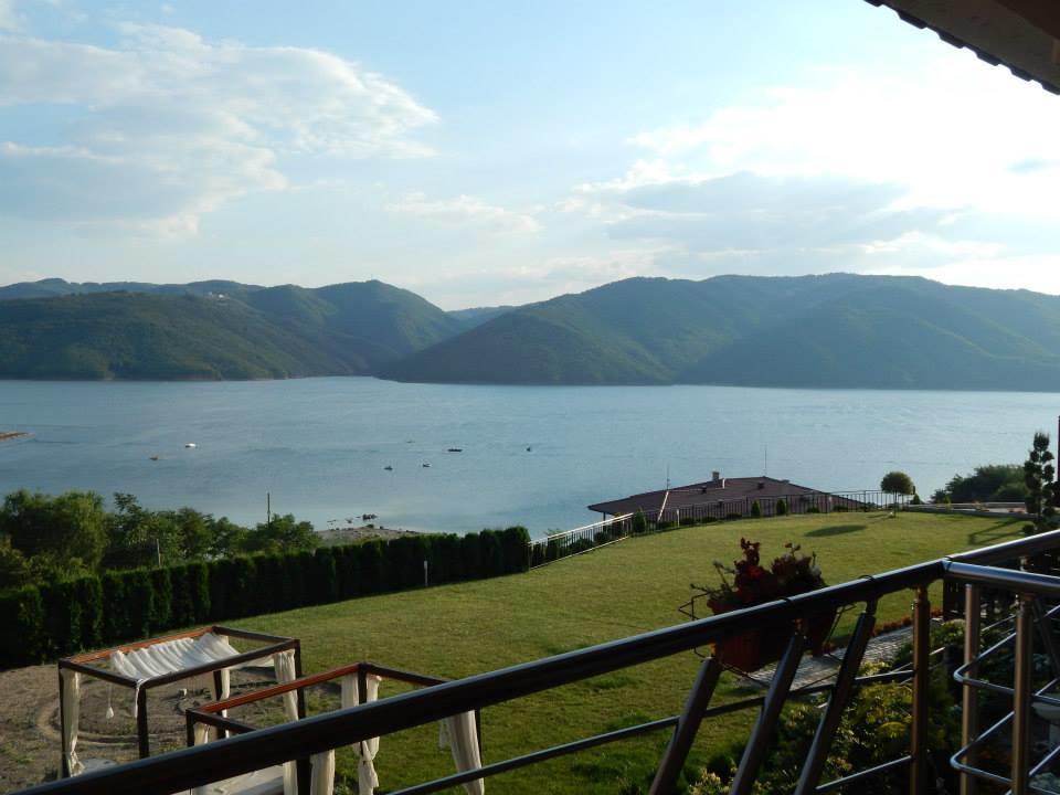 Villa Irina Kŭrdzhali Exteriör bild
